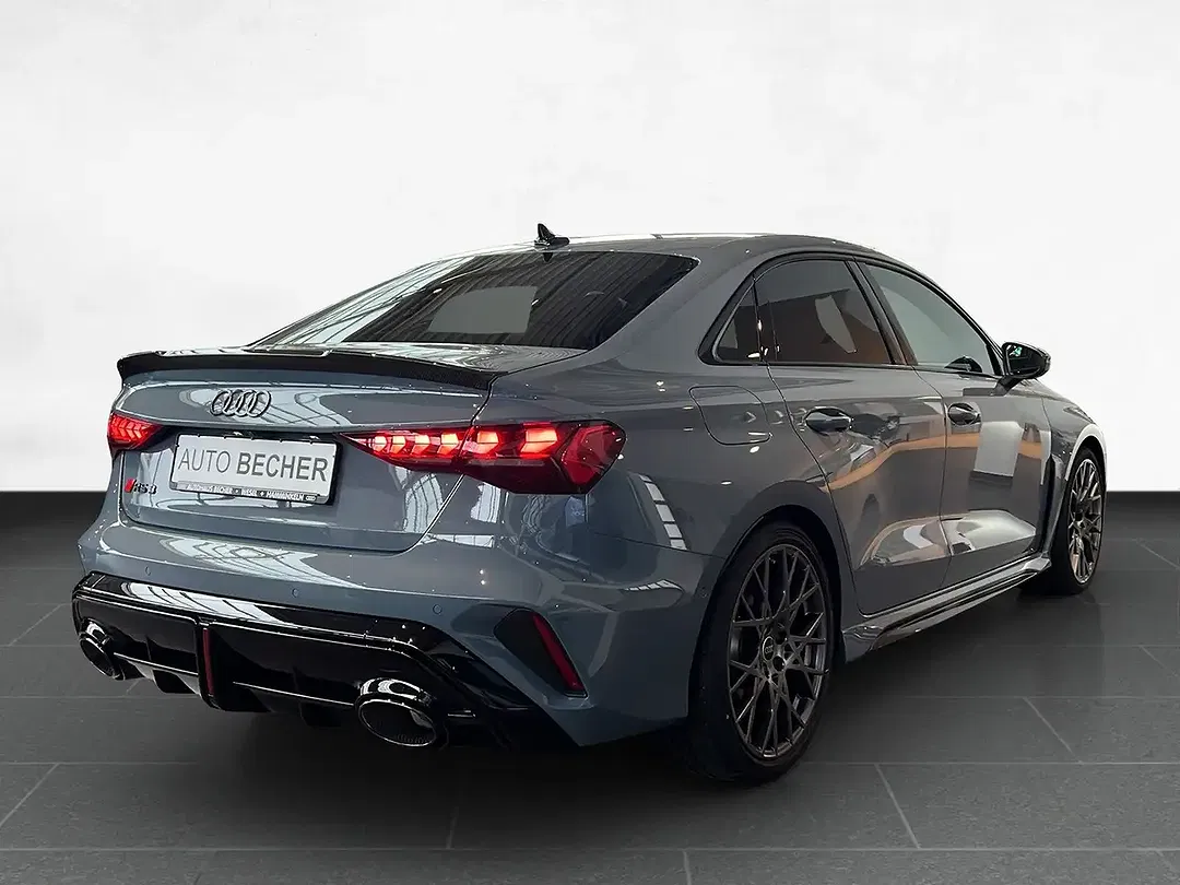 Audi RS3 - Thumbnail 3