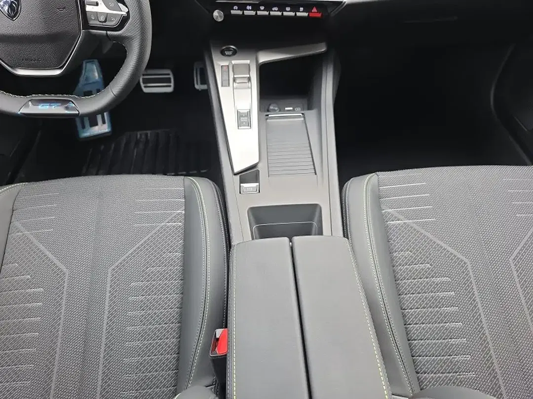 Peugeot 308 - Thumbnail 11