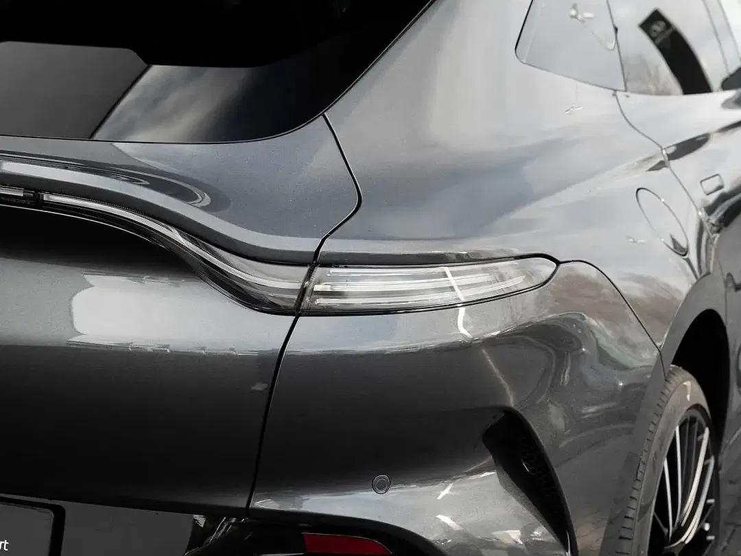Aston Martin DBX - Thumbnail 13