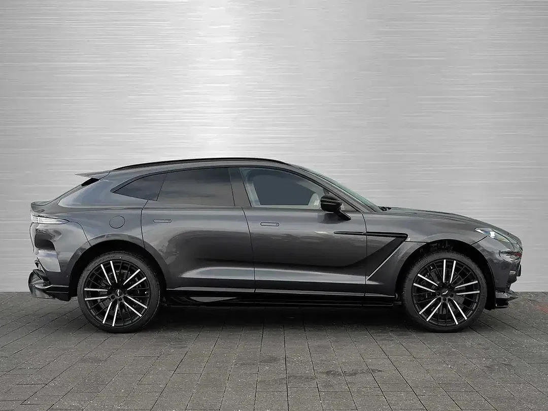 Aston Martin DBX - Thumbnail 6