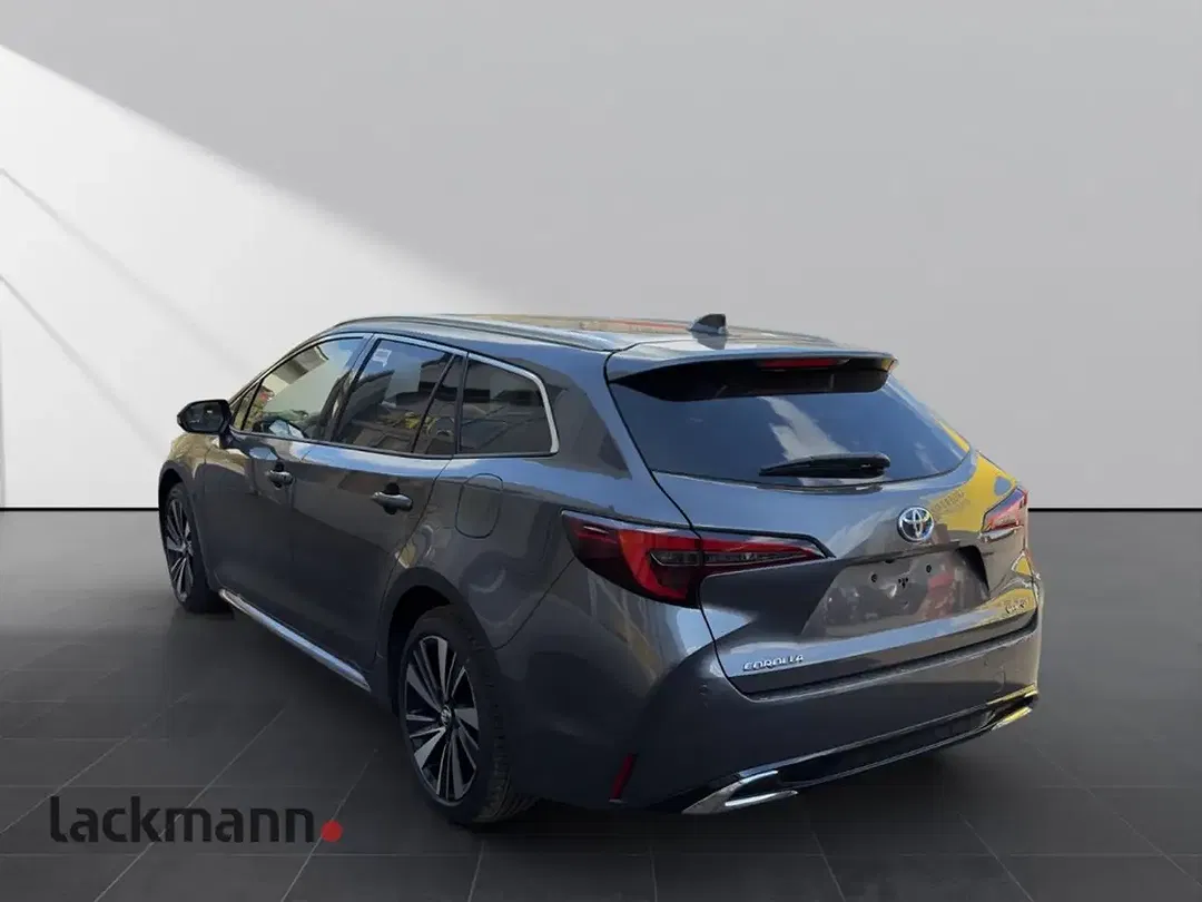 Toyota Corolla - Thumbnail 4