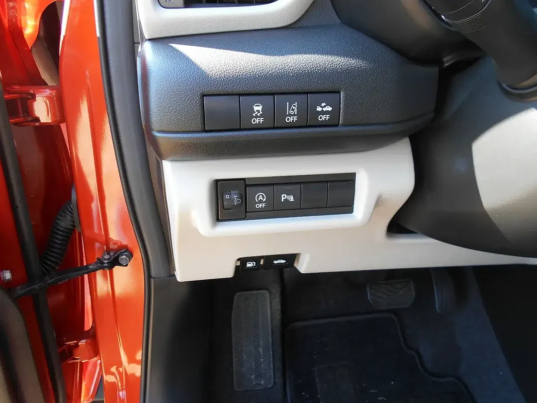 Suzuki Swift - Thumbnail 12