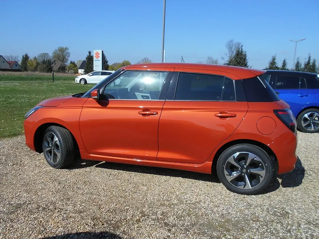 Suzuki Swift - Thumbnail 3