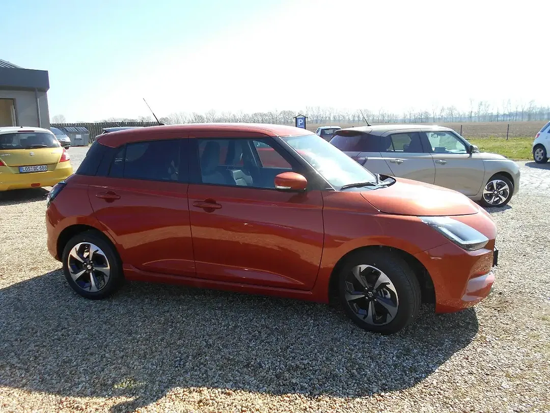 Suzuki Swift - Thumbnail 5