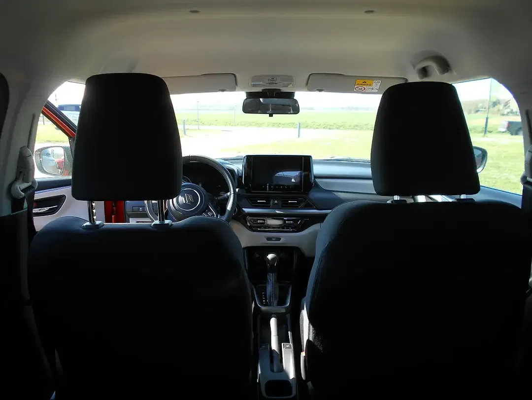 Suzuki Swift - Thumbnail 8