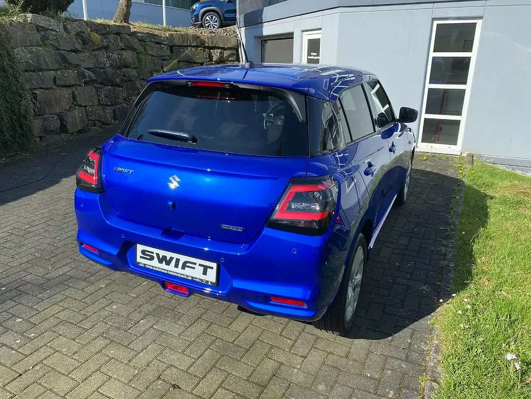 Suzuki Swift - Thumbnail 3