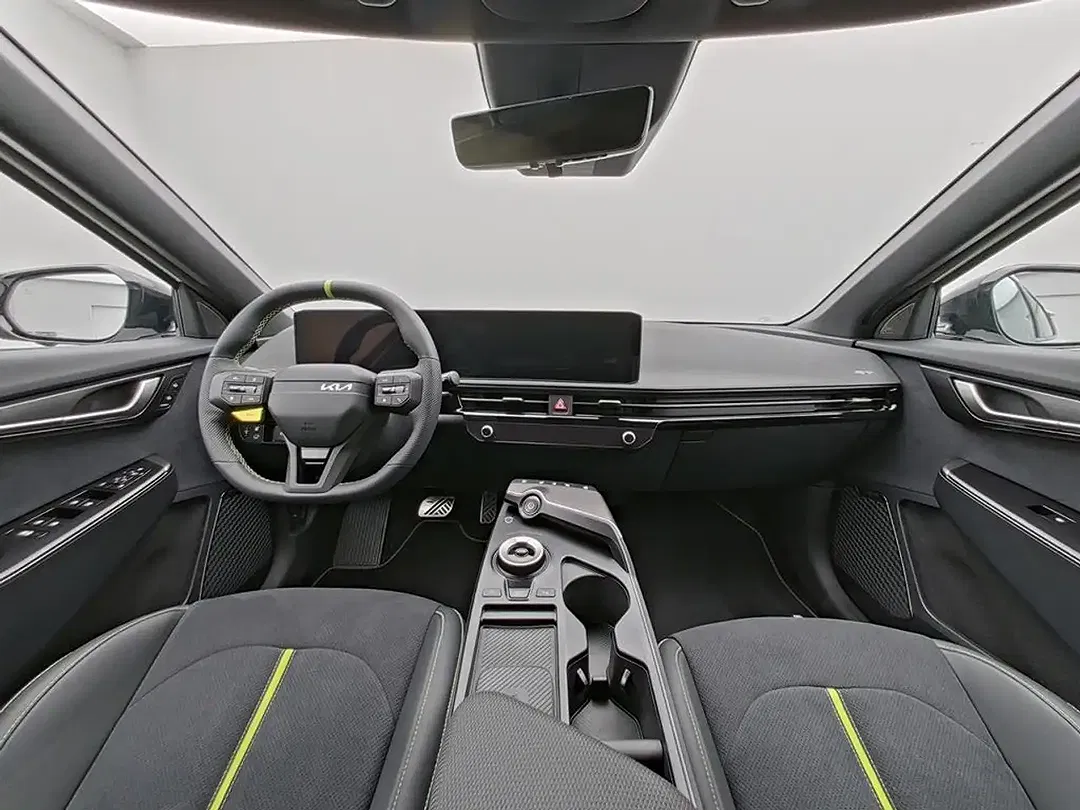 Kia EV6 - Thumbnail 8