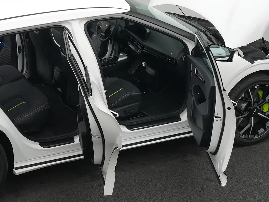 Kia EV6 - Thumbnail 9