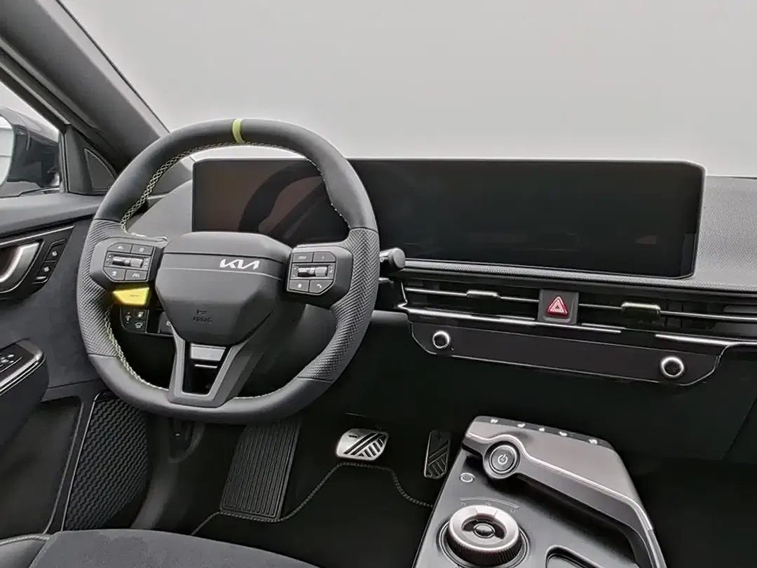 Kia EV6 - Thumbnail 10