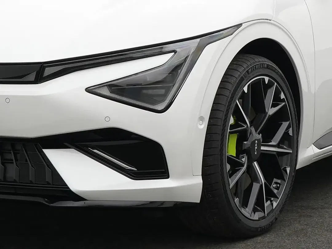 Kia EV6 - Thumbnail 7