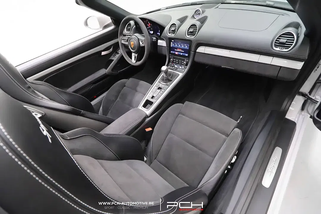 Porsche 718 Spyder - Thumbnail 11