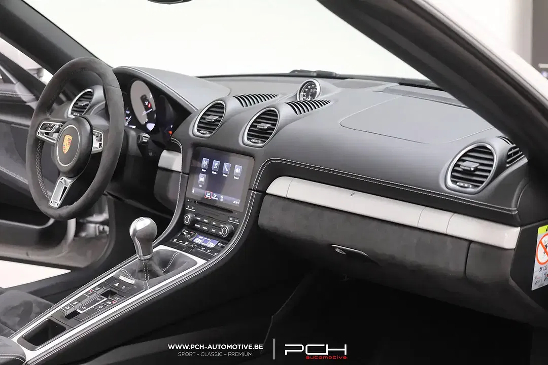 Porsche 718 Spyder - Thumbnail 14