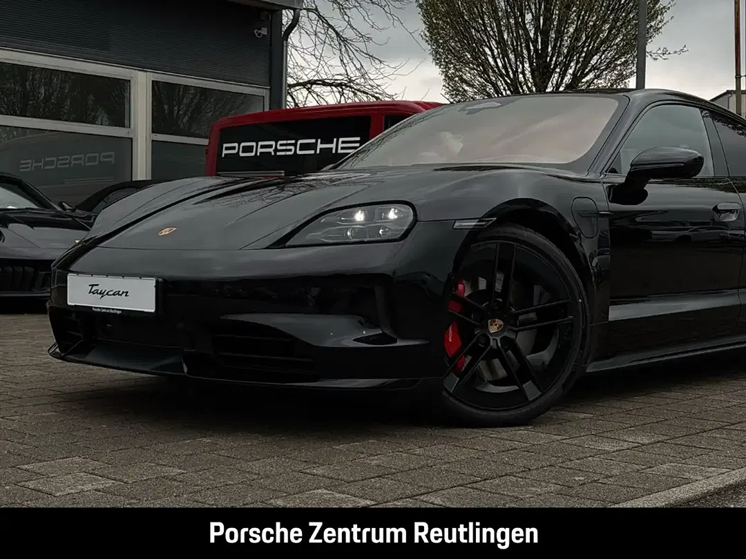 Porsche Taycan - Thumbnail 13