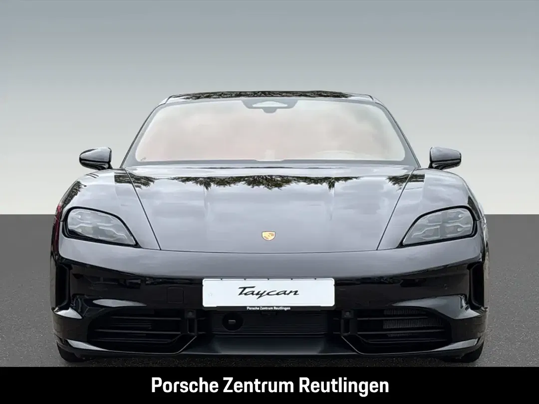 Porsche Taycan - Thumbnail 5