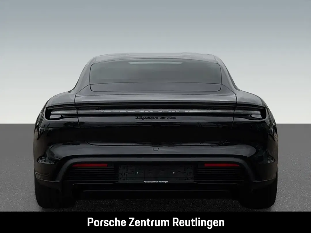 Porsche Taycan - Thumbnail 6