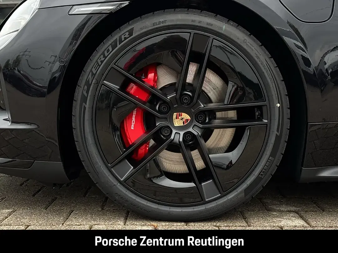 Porsche Taycan - Thumbnail 7