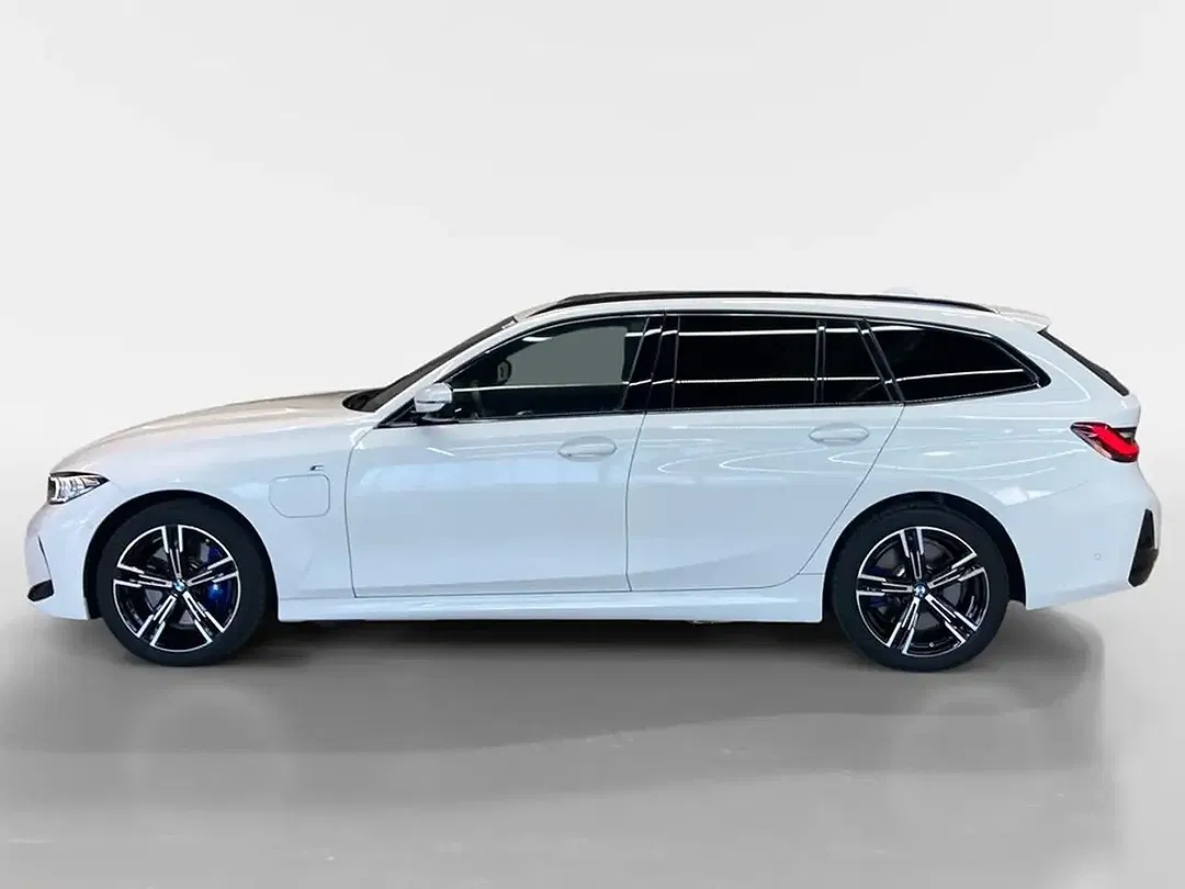 BMW 330 - Thumbnail 4