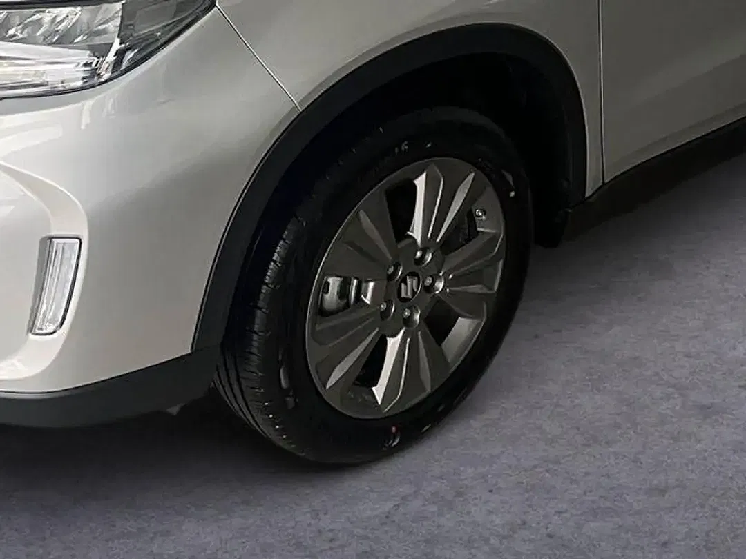 Suzuki Vitara - Thumbnail 6