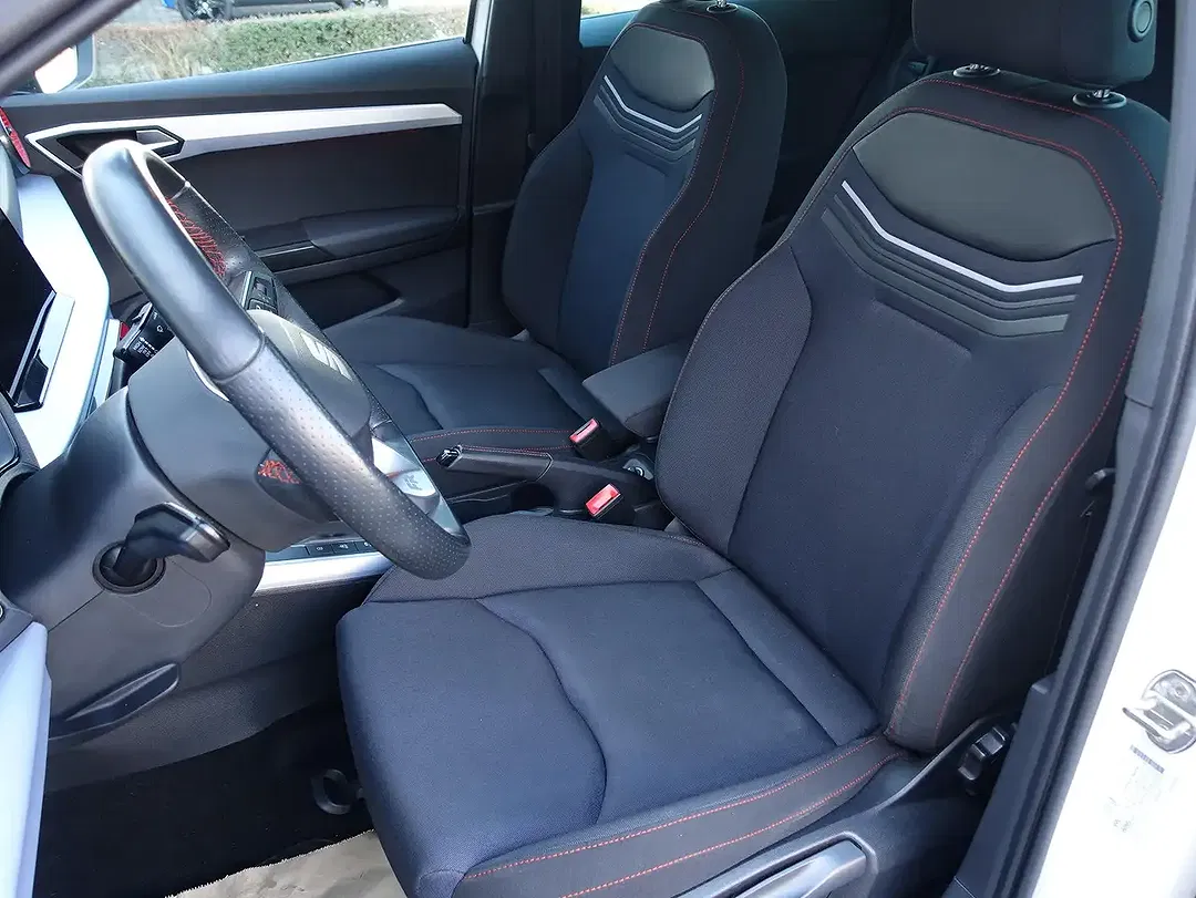 SEAT Arona - Thumbnail 11