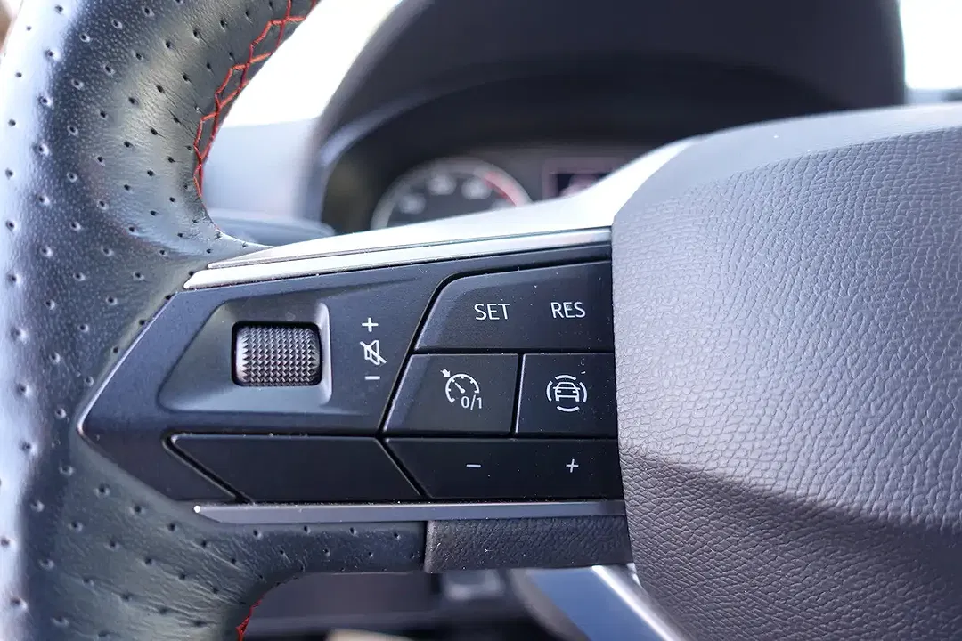 SEAT Arona - Thumbnail 13