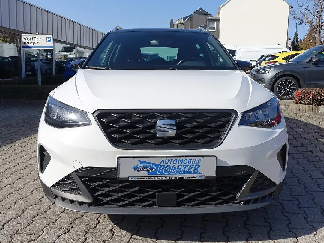 SEAT Arona - Thumbnail 2