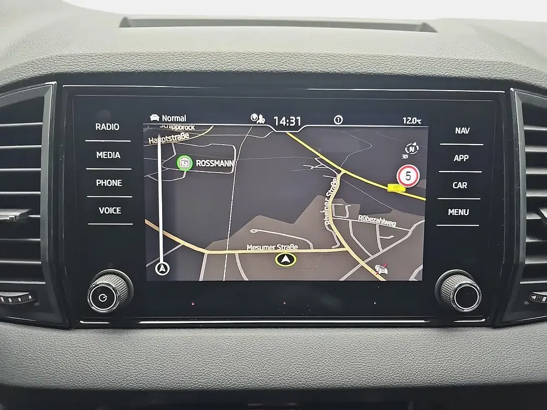 Skoda Karoq - Thumbnail 9