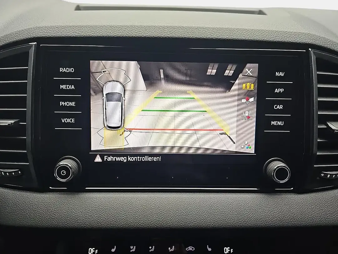 Skoda Karoq - Thumbnail 10