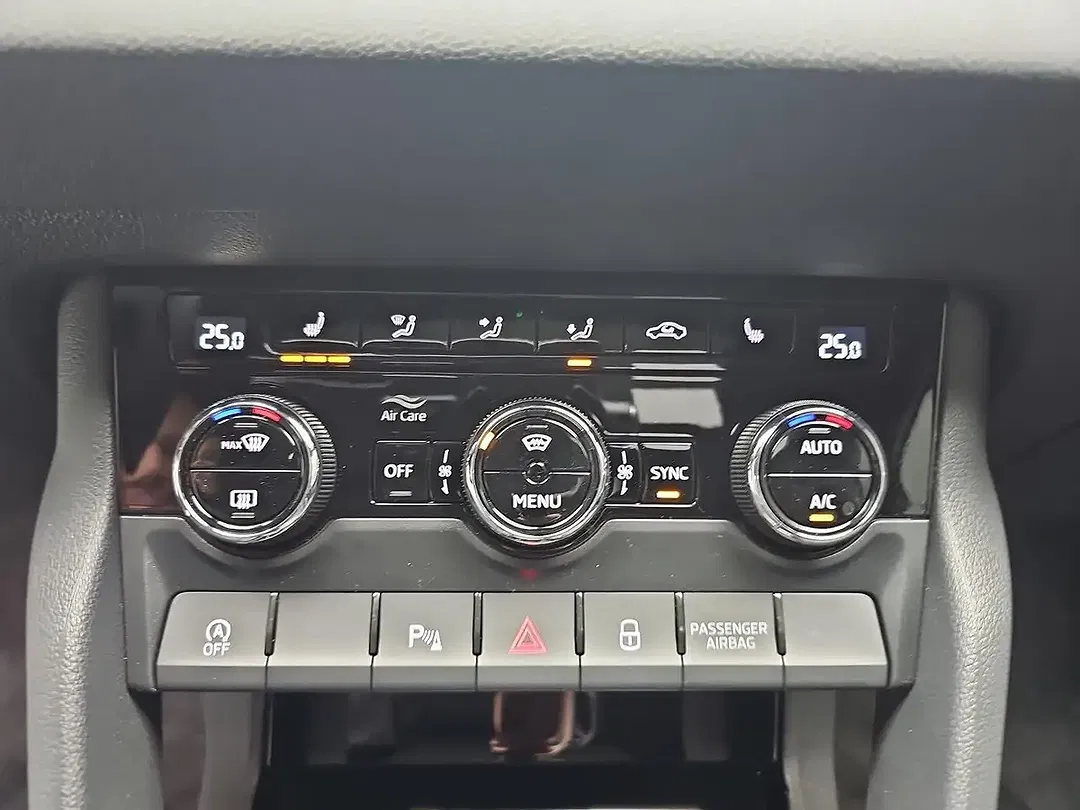 Skoda Karoq - Thumbnail 11