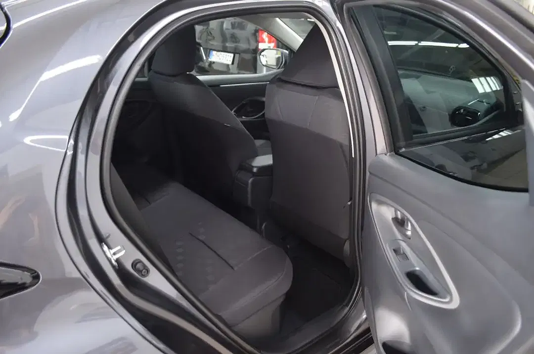 Toyota Yaris - Thumbnail 11