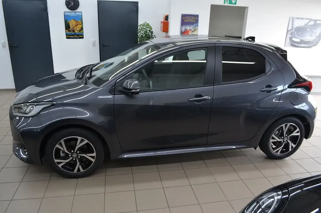 Toyota Yaris - Thumbnail 4