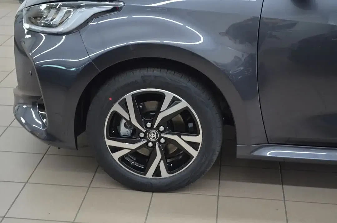 Toyota Yaris - Thumbnail 5