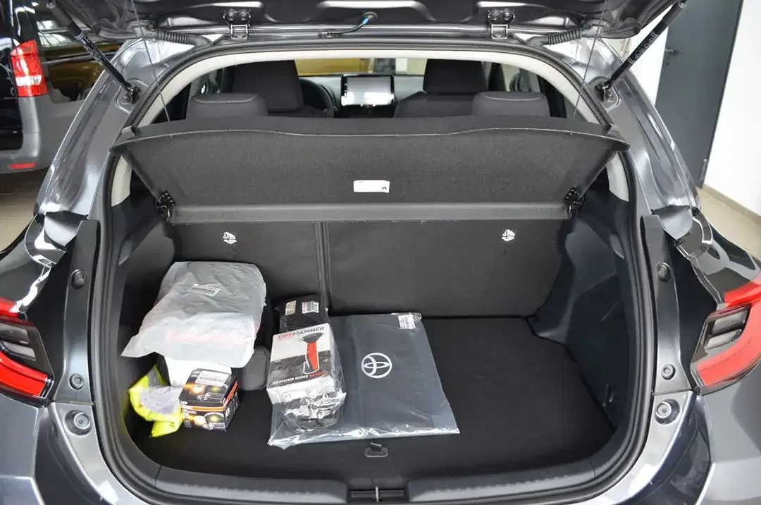 Toyota Yaris - Thumbnail 9