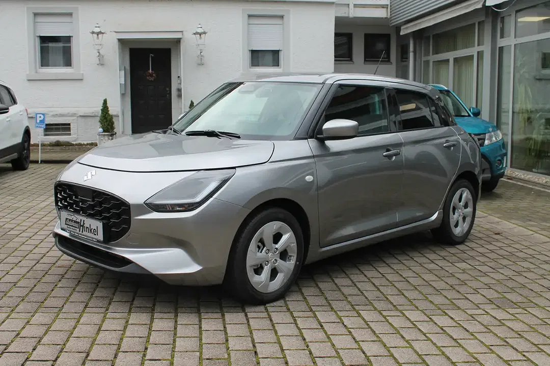 Suzuki Swift - Thumbnail 1