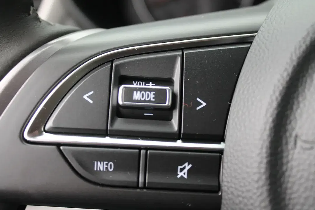 Suzuki Swift - Thumbnail 6