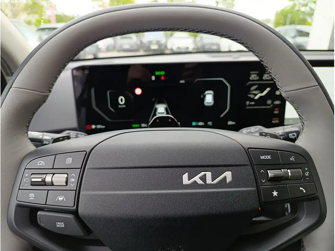 Kia EV4 - Thumbnail 10