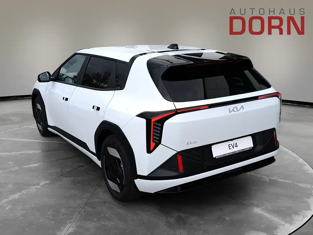 Kia EV4 - Thumbnail 2