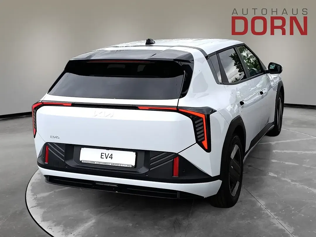 Kia EV4 - Thumbnail 3