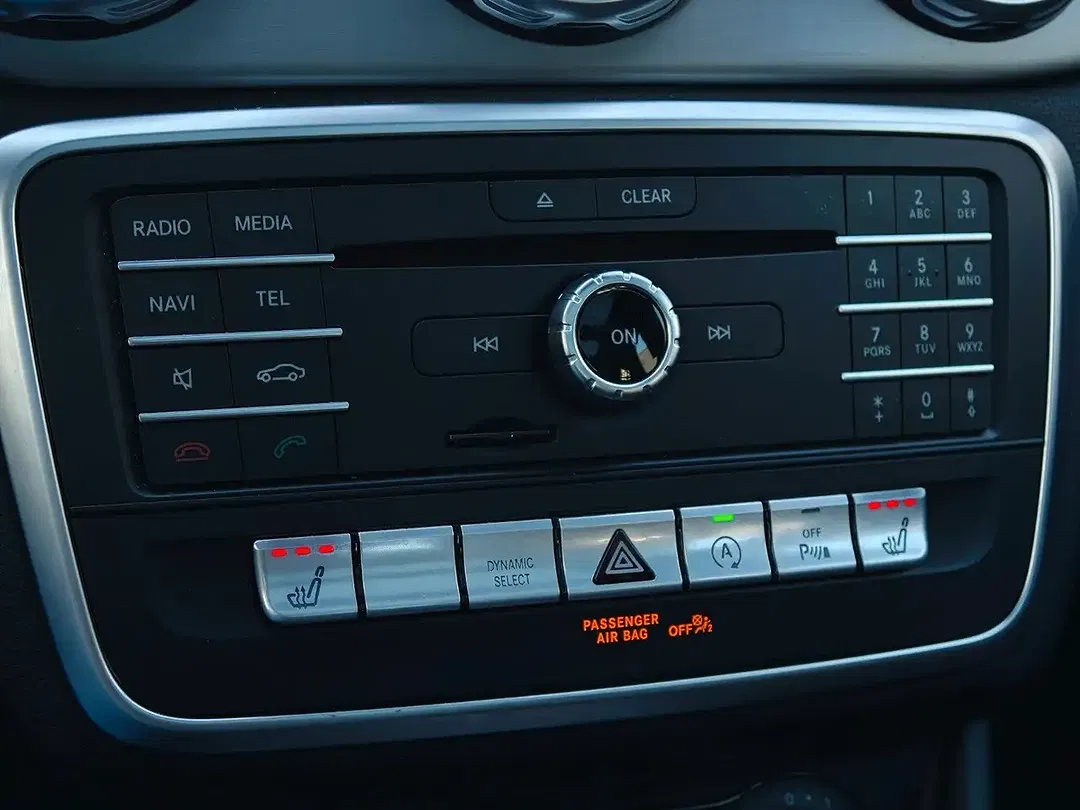 Mercedes-Benz GLA 180 - Thumbnail 11
