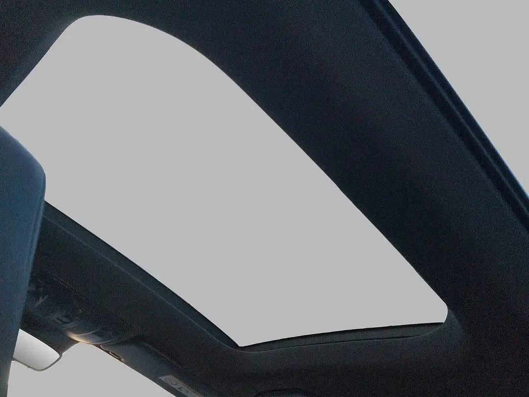 Mercedes-Benz GLA 180 - Thumbnail 14