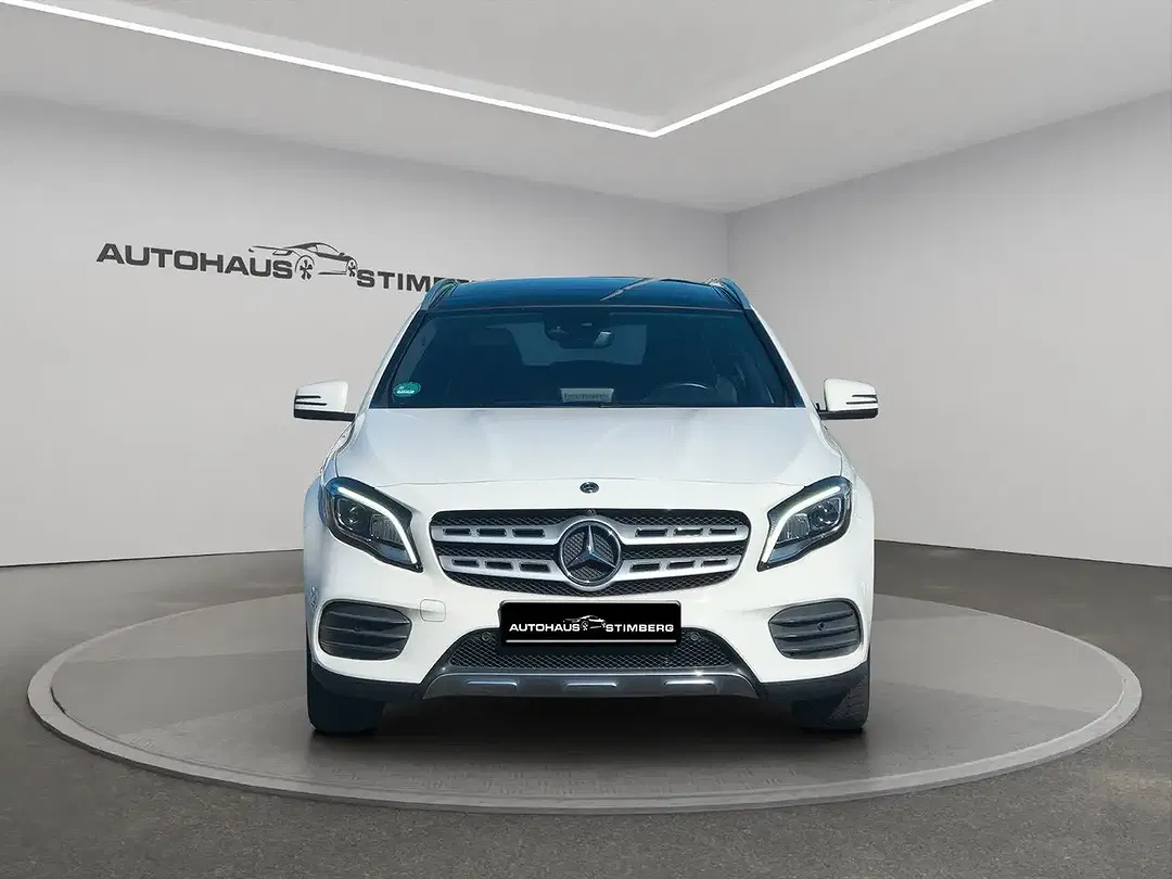 Mercedes-Benz GLA 180 - Thumbnail 3