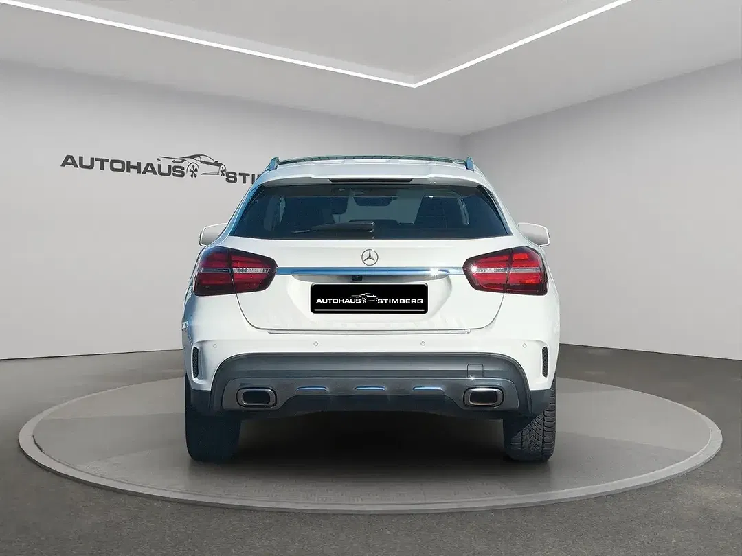 Mercedes-Benz GLA 180 - Thumbnail 4
