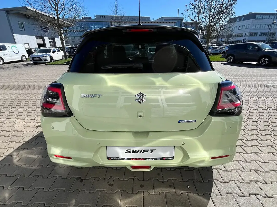 Suzuki Swift - Thumbnail 4