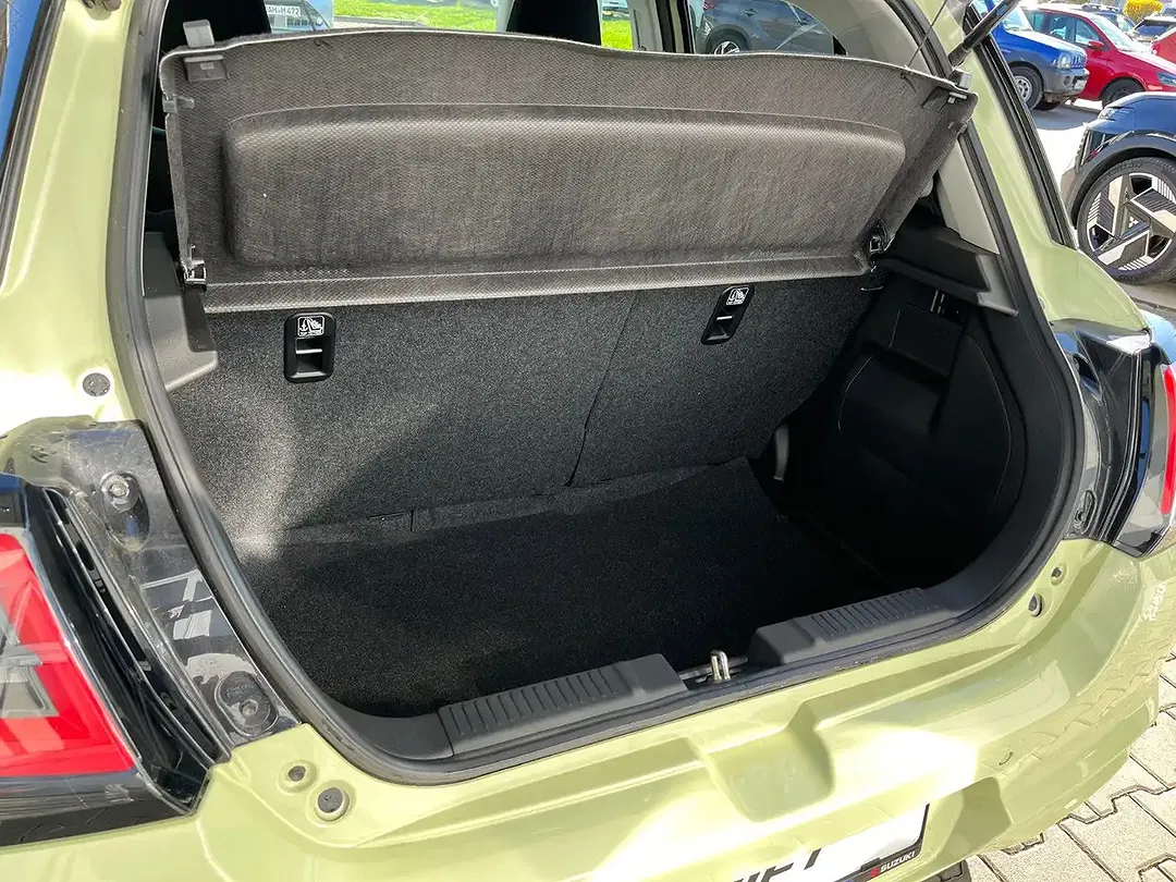 Suzuki Swift - Thumbnail 5