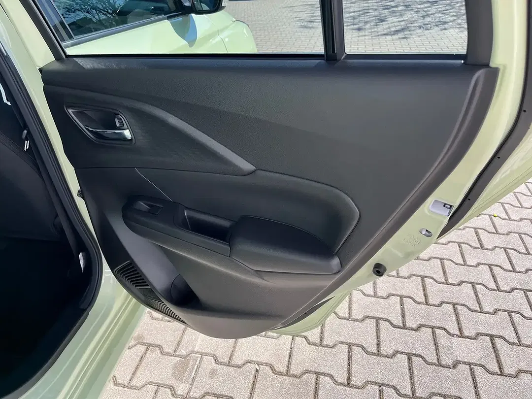 Suzuki Swift - Thumbnail 9