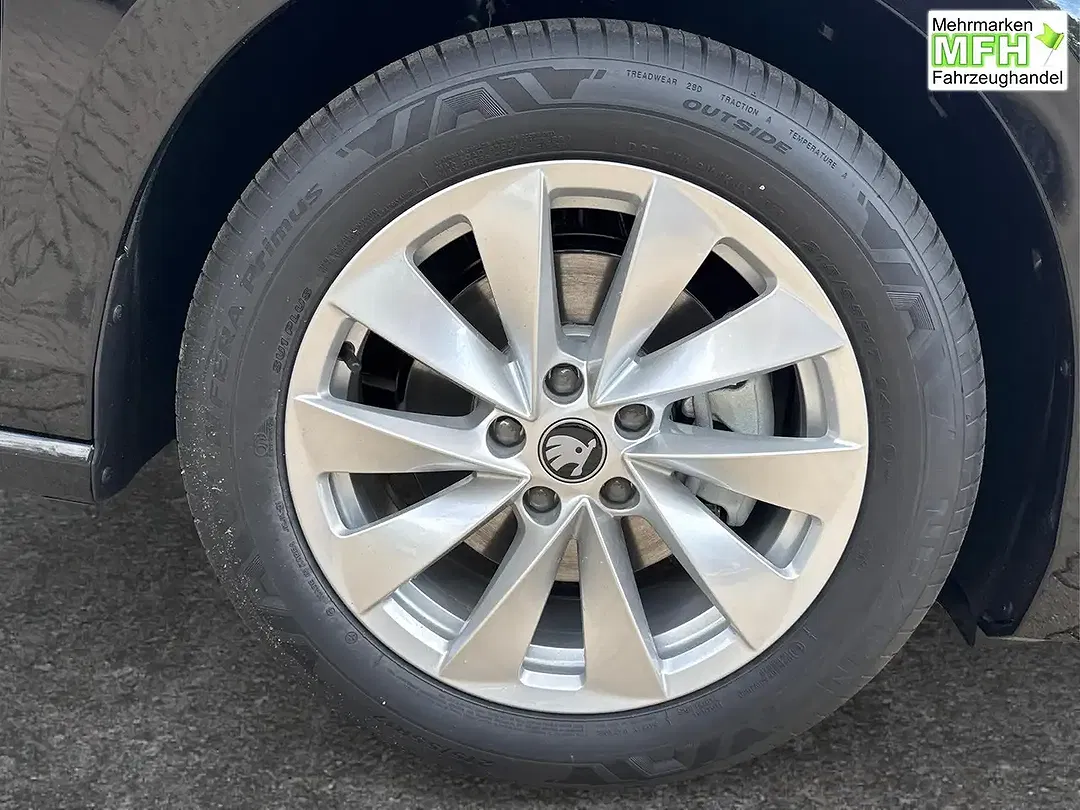 Skoda Superb - Thumbnail 10