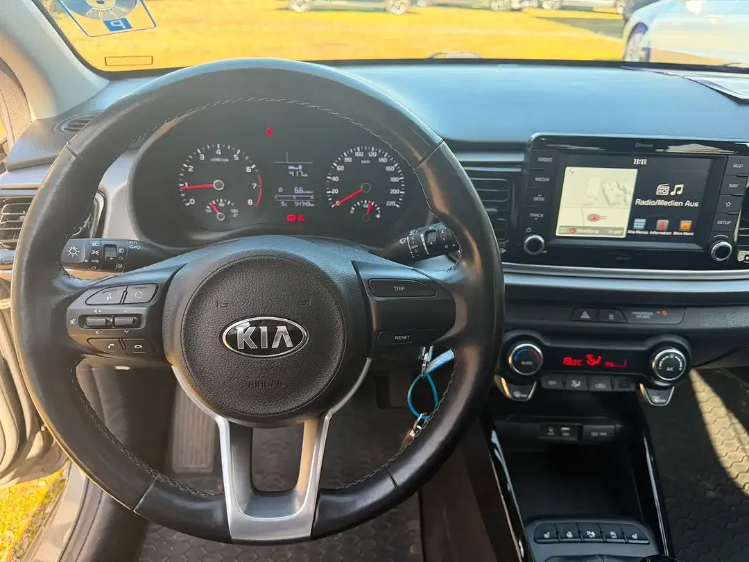 Kia Rio - Thumbnail 11