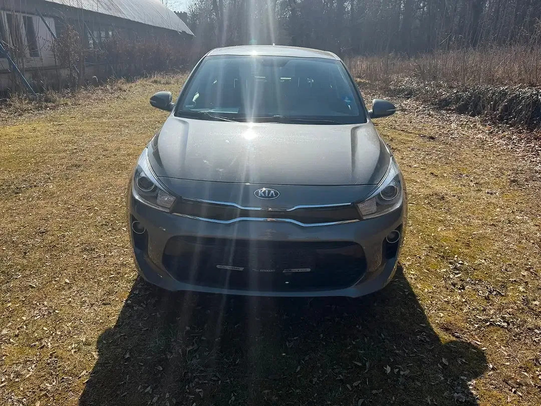 Kia Rio - Thumbnail 2