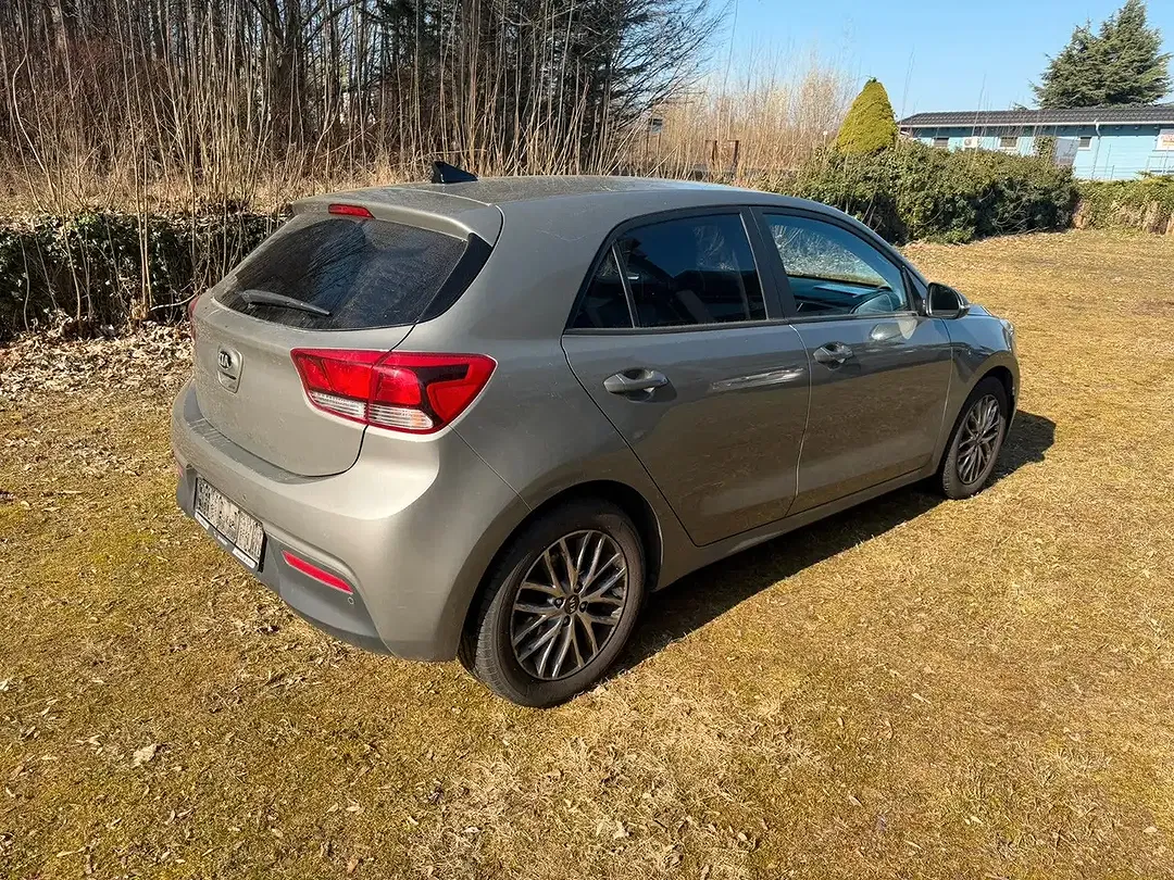 Kia Rio - Thumbnail 7
