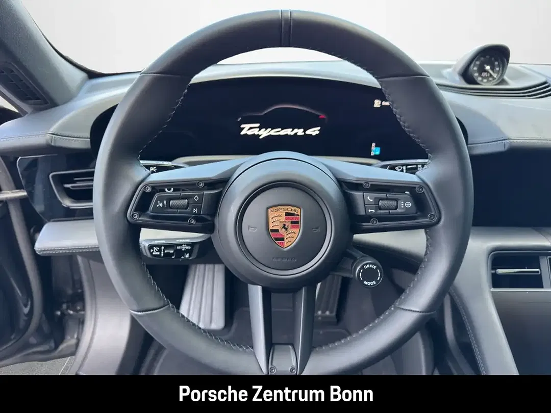 Porsche Taycan - Thumbnail 10
