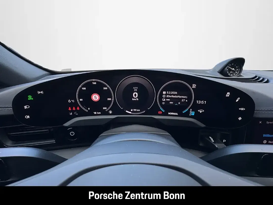 Porsche Taycan - Thumbnail 11